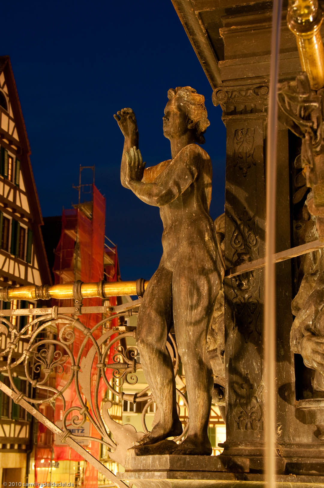 Figur am Brunnen auf dem Tübinger Marktplatz